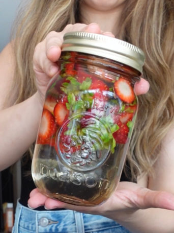 Strawberry Top Vinegar
