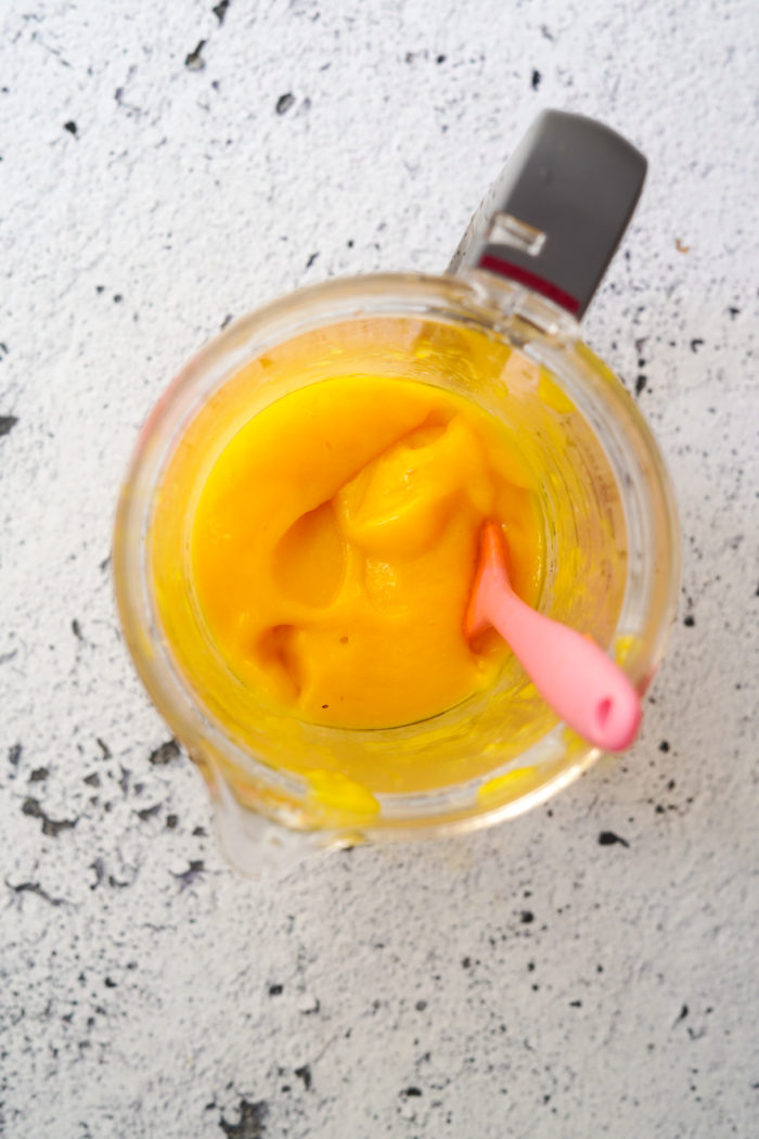 mango puree in a blender