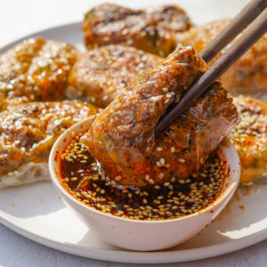 rice paper dumpling dipped in sauce