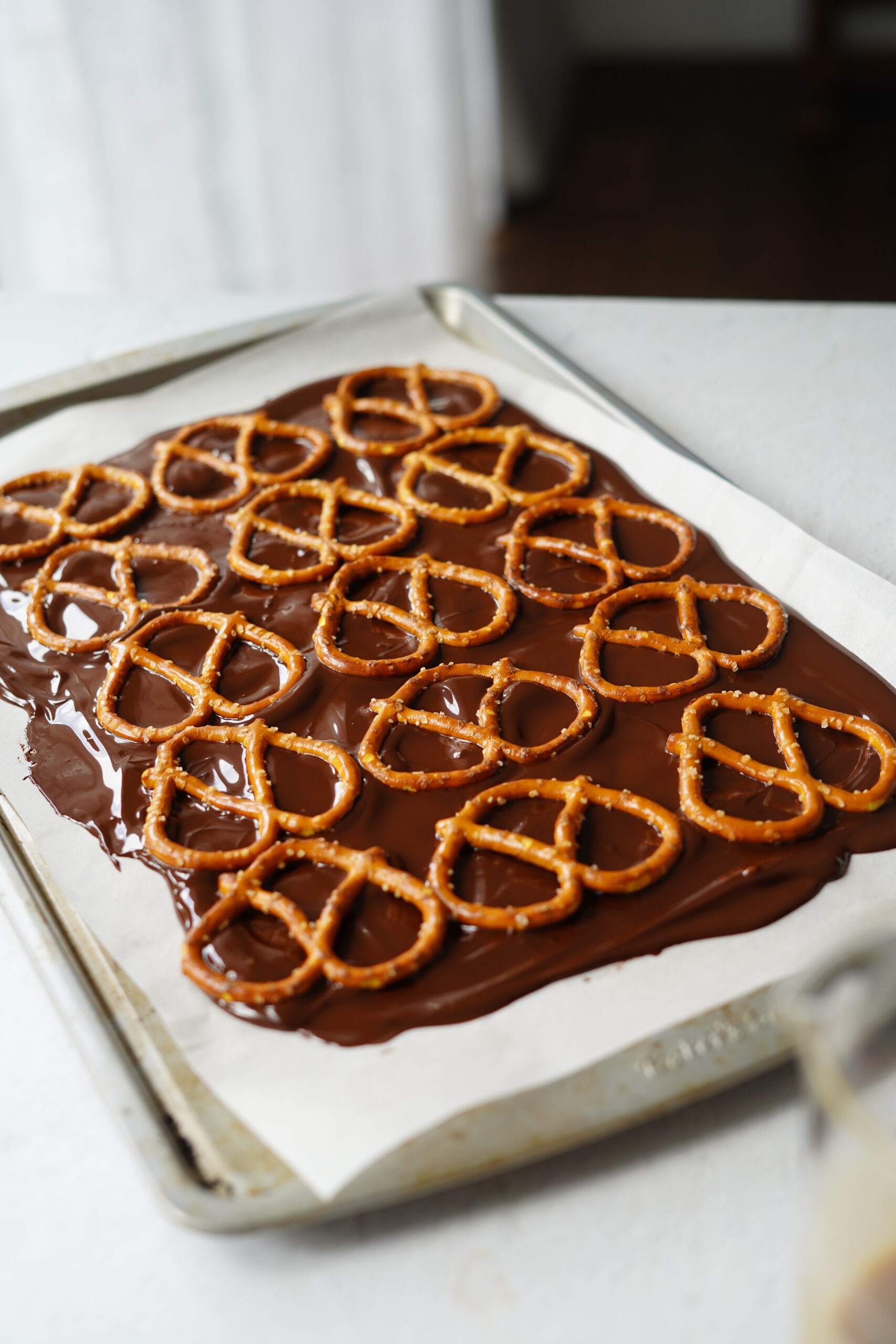 caramel apple bark pre pretzels in chocolate