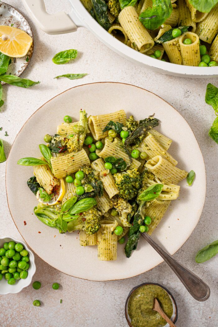 creamy one pot green pasta portrait top down