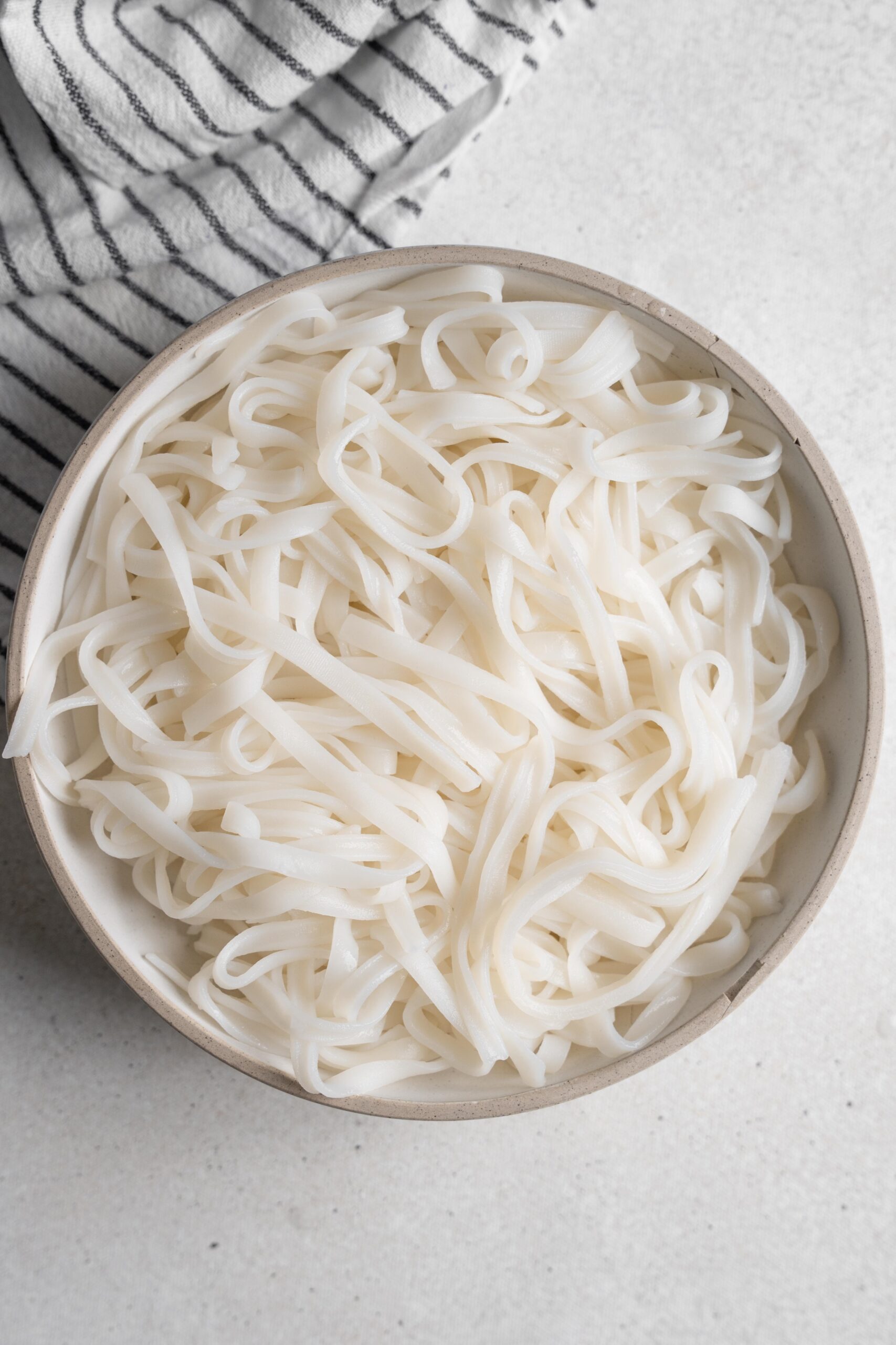 cooked rice noodles