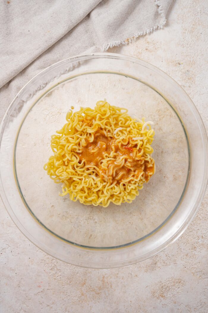 Ramen noodles mixed with sesame sauce.