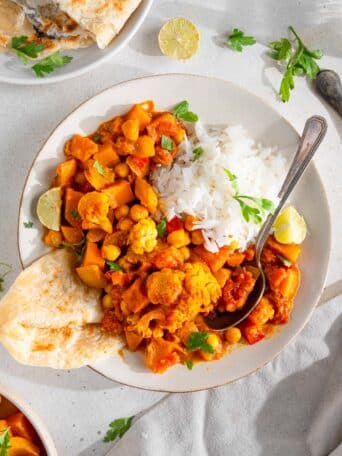 Roasted vegetable curry serving.