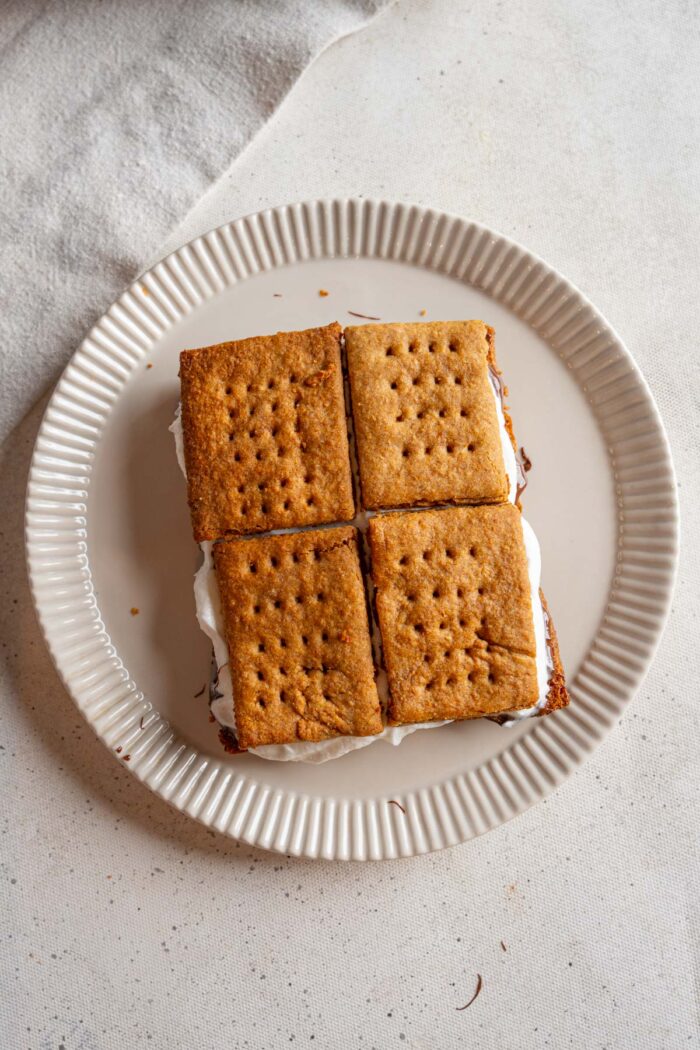 Top layer of graham crackers added on top of the filling.