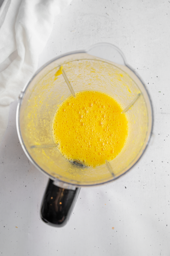 Blended citrus fruit, ginger, and seasonings.